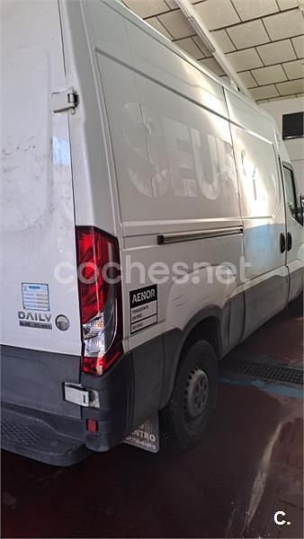 Usado Iveco Daily 136 CV (100 kW) 2012 Blanco Pickup/Camioneta