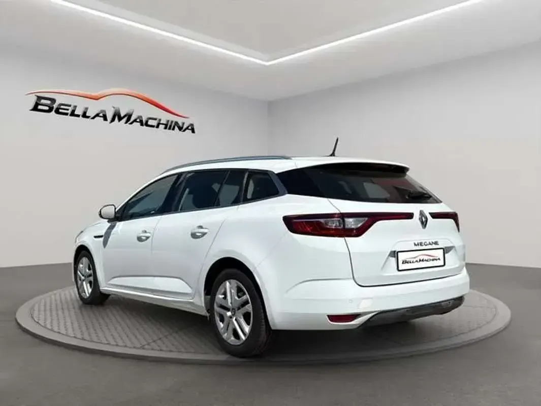 Usado Renault Mégane GrandTour Business 110 CV (80 kW) 2018 Blanco Familiar