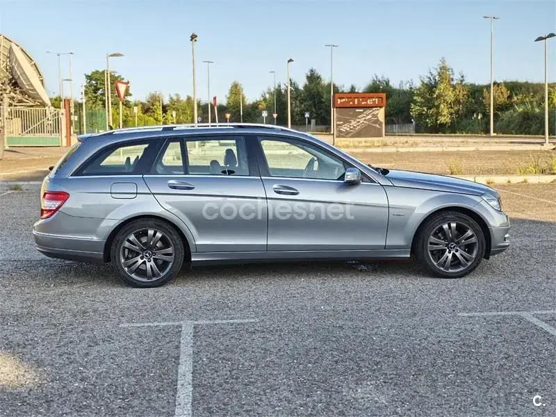 Usado Mercedes C250 Avantgarde 204 CV (150 kW) 2011 Gris / plata Familiar