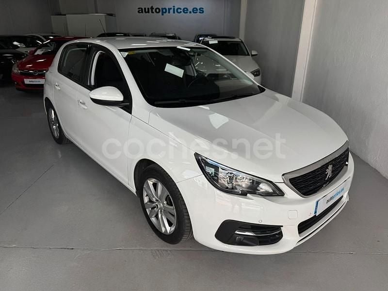 Usado Peugeot 308 Active 110 CV (80 kW) 2020 Blanco Berlina