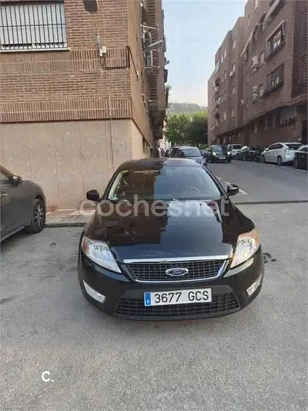 Usado Ford Mondeo Trend 140 CV (102 kW) 2008 Negro Berlina
