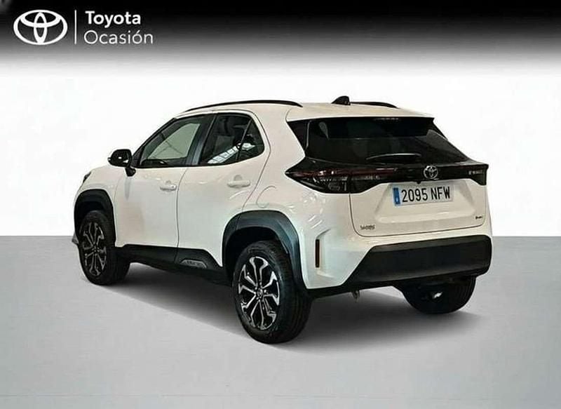 Nuevo Toyota Yaris Cross Active 132 CV (97 kW) 2025 Blanco SUV
