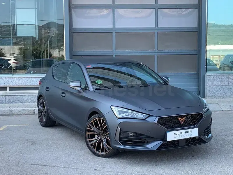 Usado Cupra Leon 300 CV (220 kW) 2021 Gris / plata Berlina