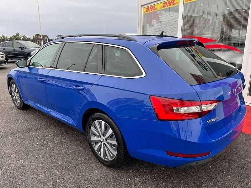 Usado Skoda Superb Ambition 218 CV (160 kW) 2021 Azul Berlina