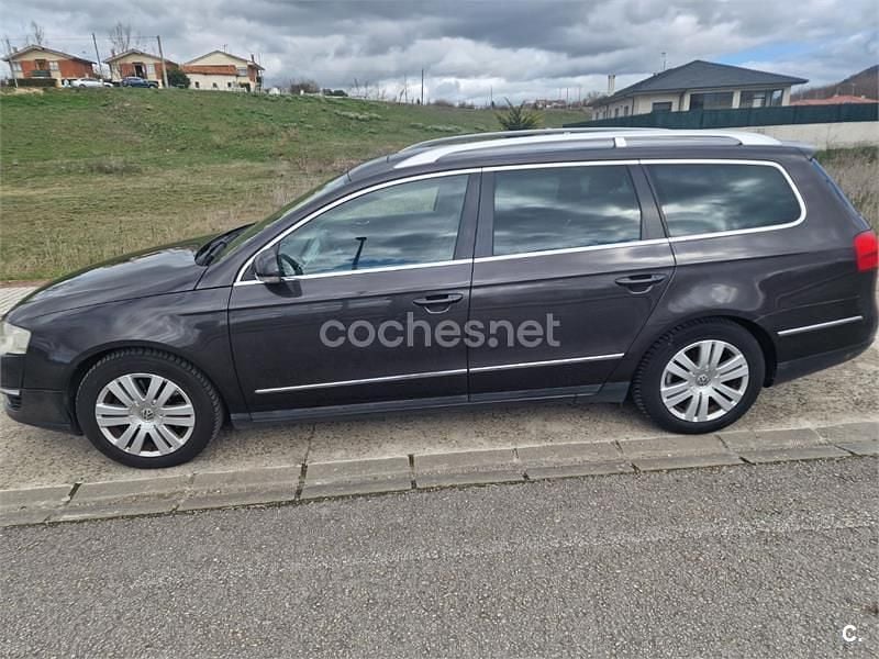 Usado VW Passat Highline 140 CV (102 kW) 2006 Negro Familiar