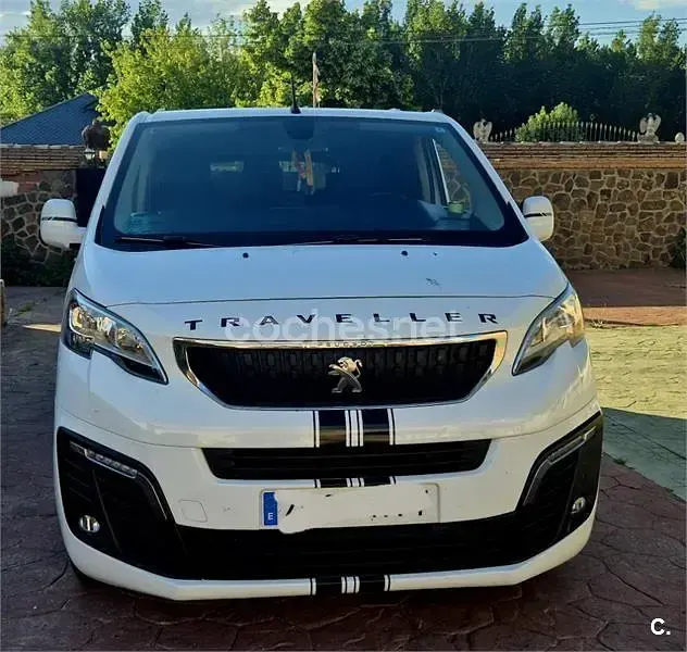 Begagnad Peugeot Traveller Business-Line 120 HK (88 kW) 2019 Vit Minibuss