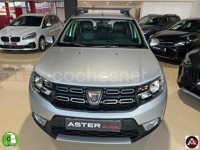 Usado Dacia Sandero Stepway 90 CV (66 kW) 2017 Gris / plata Utilitario
