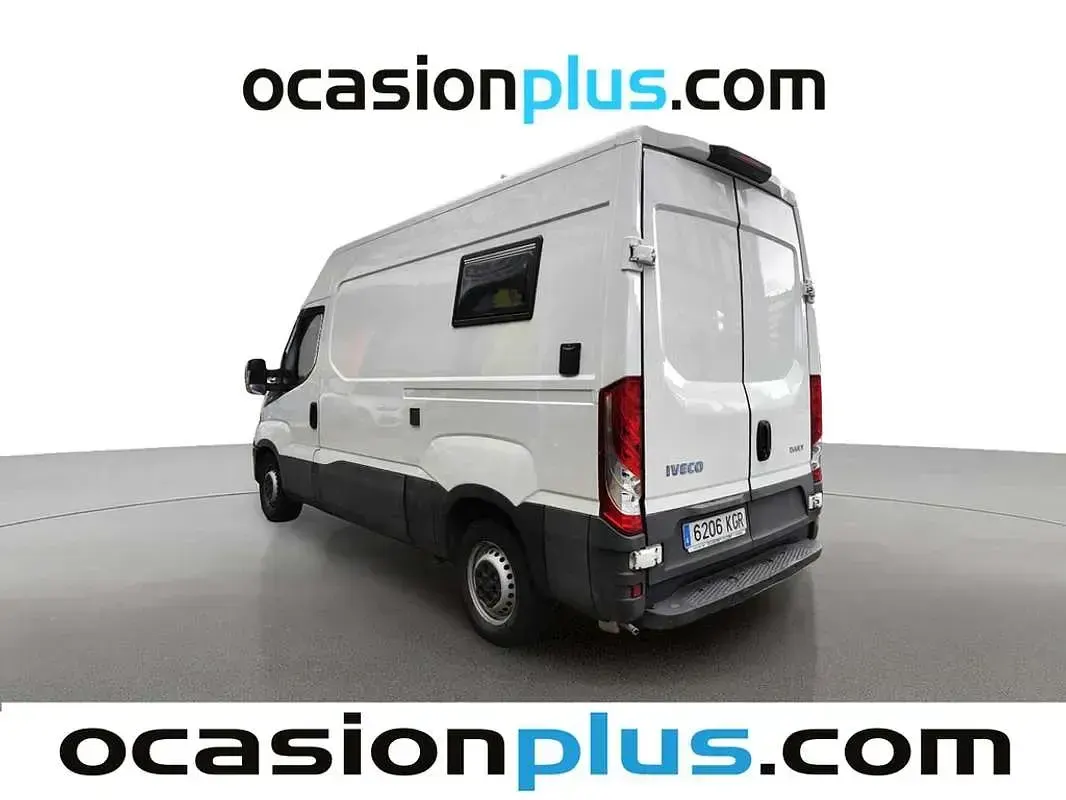 Usado Iveco Daily 156 CV (114 kW) 2018 Blanco Van
