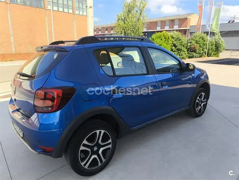 Usado Dacia Sandero Comfort 90 CV (66 kW) 2020 Azul Berlina