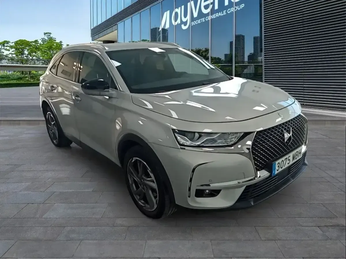 Usado DS Automobiles DS3 Crossback Bastille Plus 130 CV (95 kW) 2022 Blanco SUV