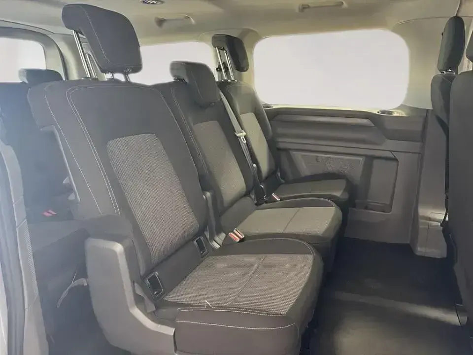 Usado VW Caravelle 110 CV (80 kW) 2025 Gris Van