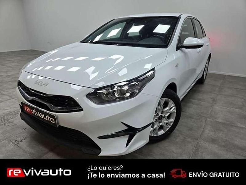 Usado Kia Ceed 120 CV (88 kW) 2022 Blanco Utilitario