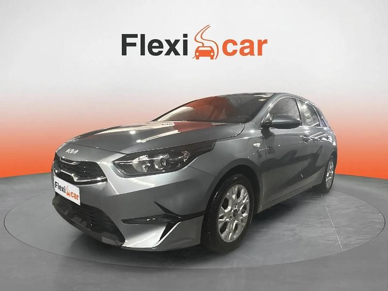 Usado Kia Ceed 160 CV (117 kW) 2022 Gris Utilitario