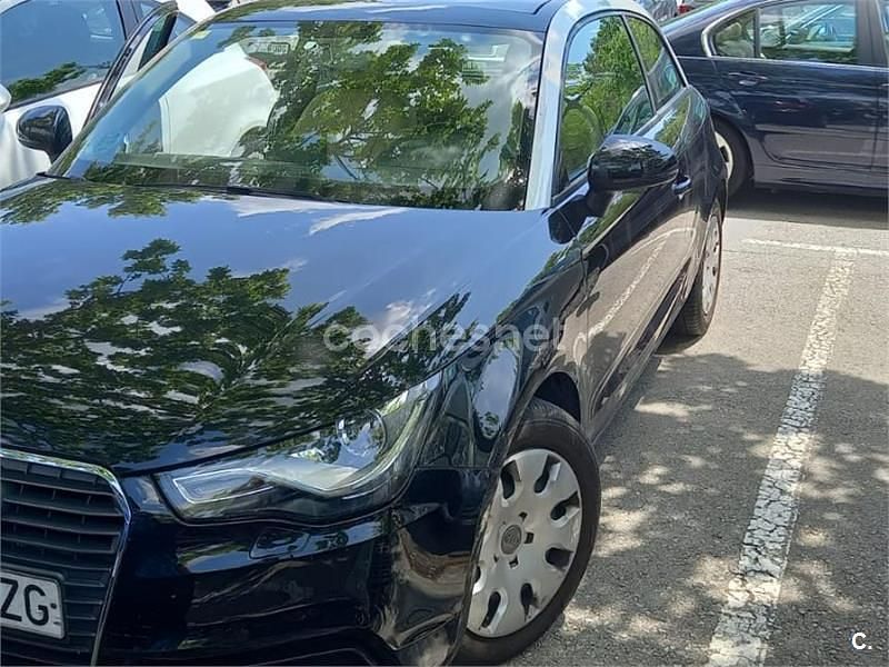 Negro Usado 2010 Audi A1 Ambition Berlina | 4500 € (Buen precio) - Imagen 1/4