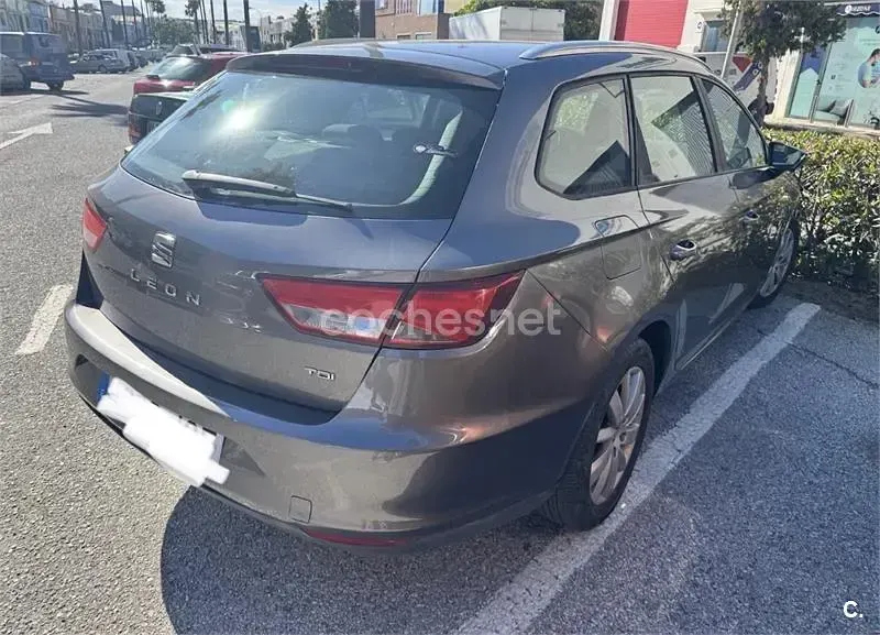 Usado Seat Leon ST Style 105 CV (77 kW) 2016 Gris / plata Familiar