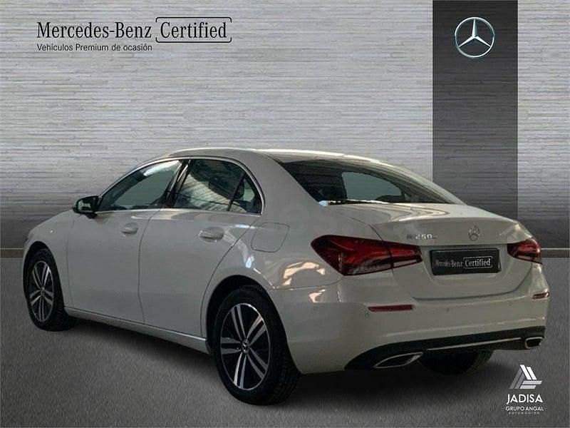 Usado Mercedes A250 Progressive 218 CV (160 kW) 2022 Blanco Berlina