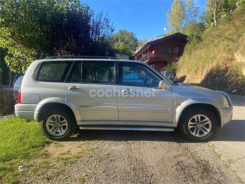 Usado Suzuki Grand Vitara 110 CV (80 kW) 2006 Gris / plata SUV