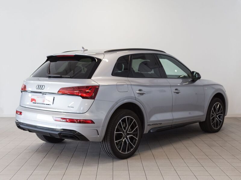 Usado Audi Q5 204 CV (150 kW) 2022 Plata SUV