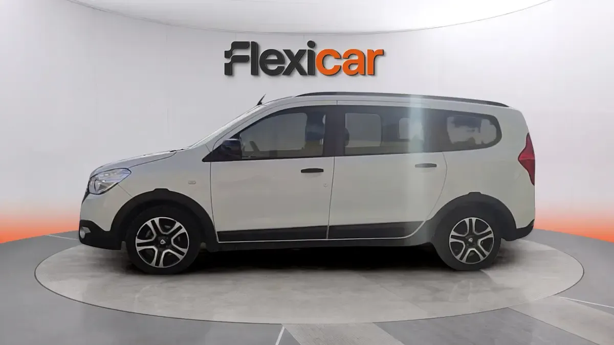 Usado Dacia Lodgy Comfort 116 CV (85 kW) 2021 Blanco Monovolumen
