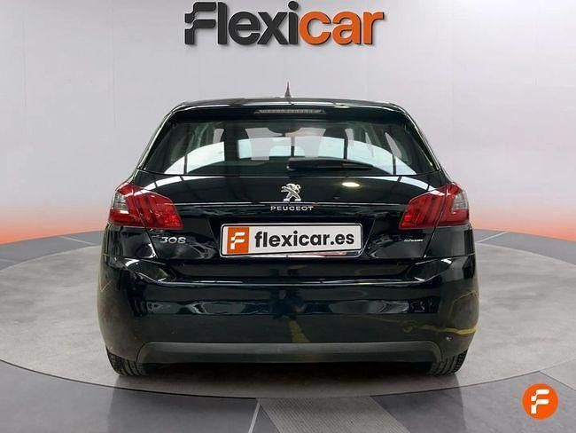 Usado Peugeot 308 Allure 100 CV (73 kW) 2019 Negro