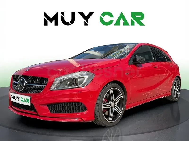 Usado Mercedes A250 AMG line 211 CV (155 kW) 2014 Rojo Berlina