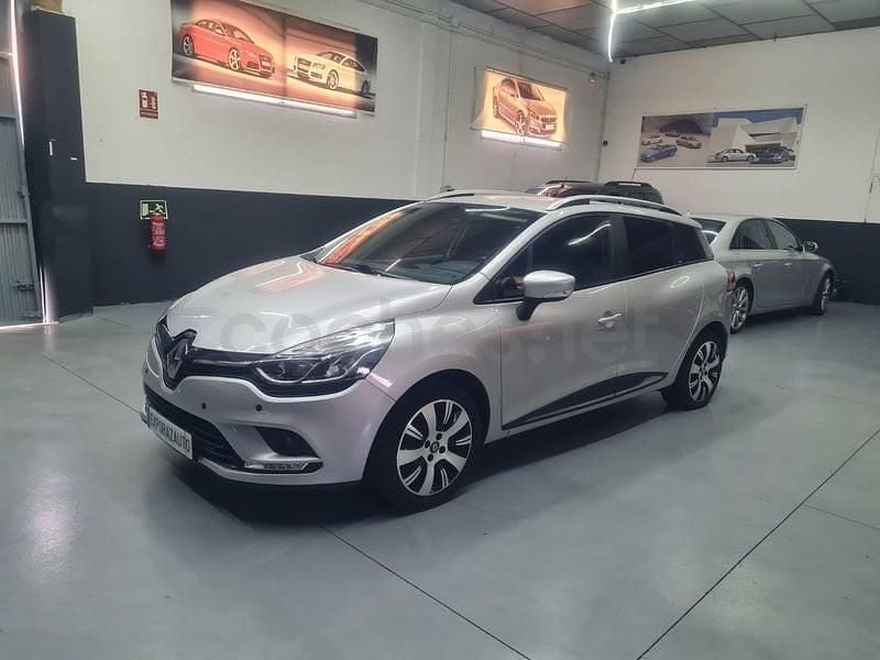 Usado Renault Clio GrandTour Zen 90 CV (66 kW) 2019 Gris / plata Familiar