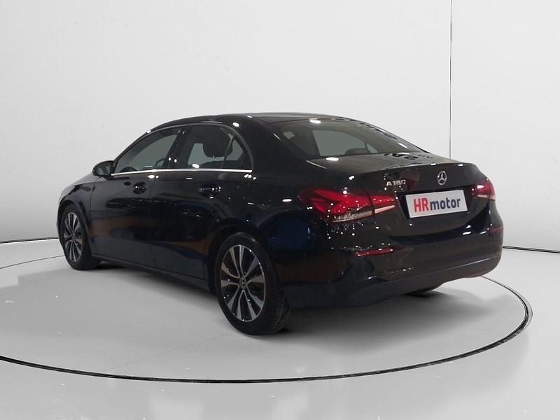 Usado Mercedes A180 Progressive 137 HP (100 kW) 2022 Preto Sedan