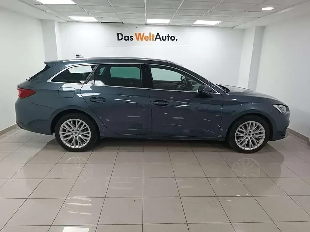 Usado Seat Leon ST XCELLENCE 205 CV (150 kW) 2022 Gris Familiar