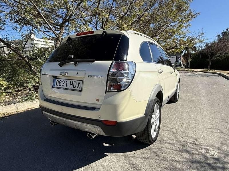 Usado Chevrolet Captiva LT 184 CV (135 kW) 2011 Blanco SUV