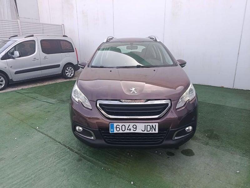 Usado Peugeot 2008 Active 92 CV (67 kW) 2015 Marrón SUV