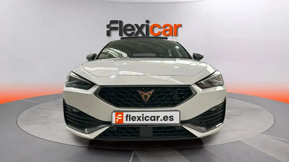 Usado Cupra Leon 150 CV (110 kW) 2023 Blanco Berlina