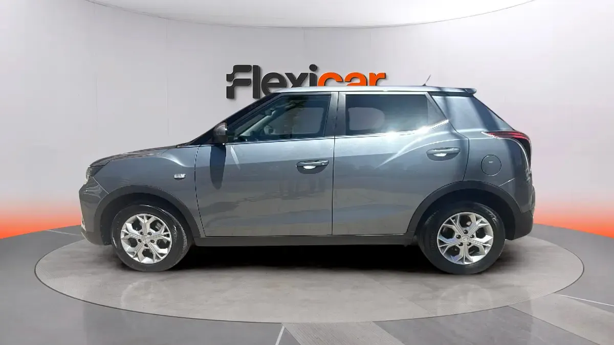 Usado SsangYong Tivoli 135 CV (99 kW) 2024 Gris SUV