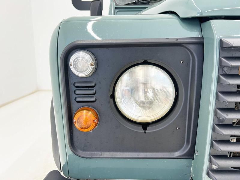 Używany Land Rover Defender SE 122 KM (89 kW) 2008 Zielony Kombi