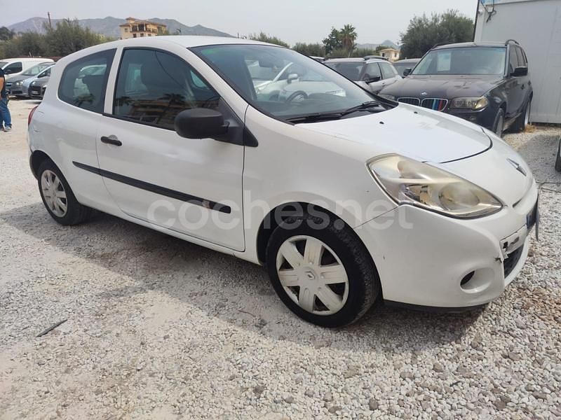 Blanco Usado 2012 Renault Clio IV Business Berlina | 4499 € (Buen precio) - Imagen 1/4