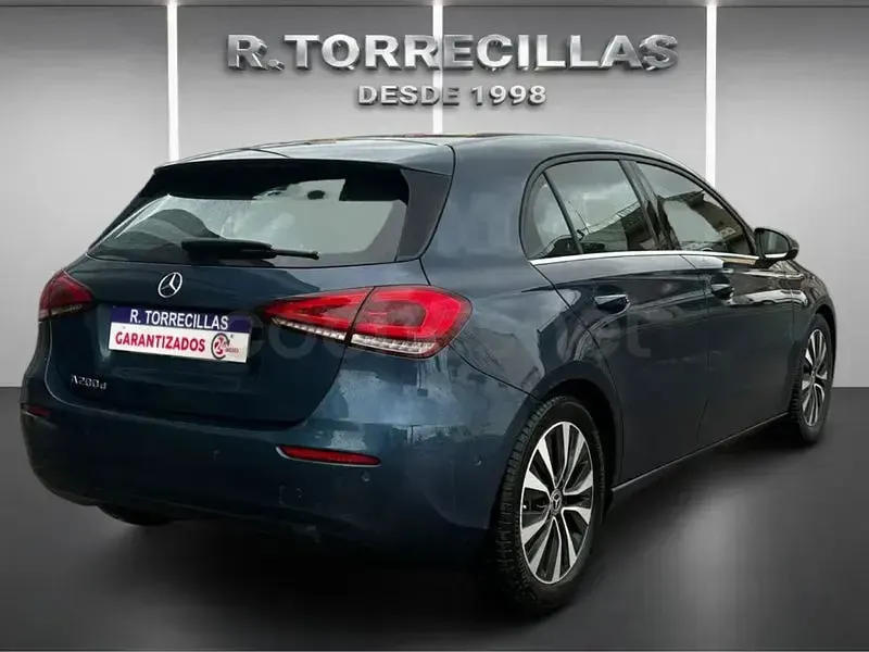 Usado Mercedes A200 150 CV (110 kW) 2021 Azul Berlina