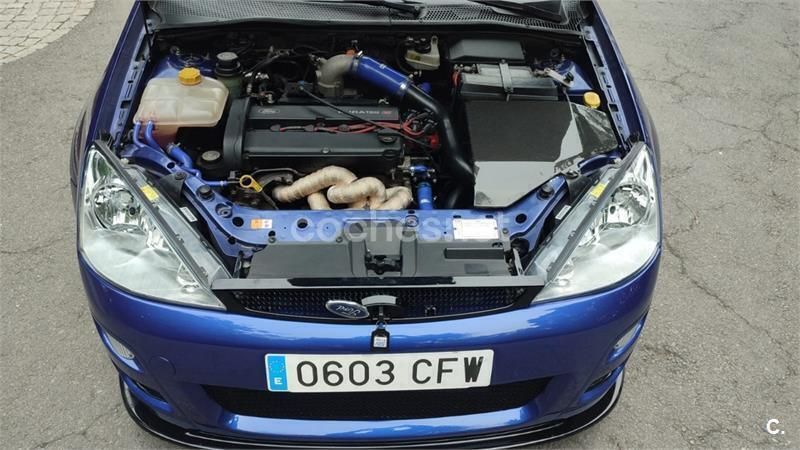 Usado Ford Focus RS 220 CV (161 kW) 2003 Azul Berlina