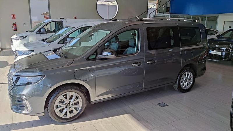 Gris / plata Nuevo 2025 Ford Tourneo Connect Titanium Monovolumen | 40.900 € (Precio justo) - Imagen 1/4
