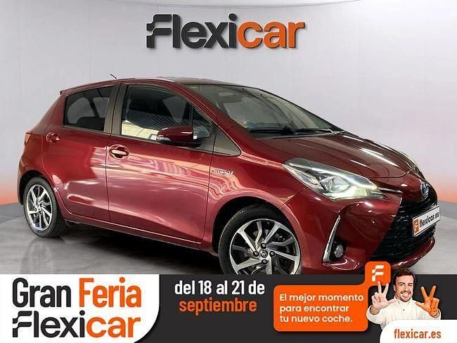 Usado Toyota Yaris Hybrid Plus 116 CV (85 kW) 2020 Rojo Berlina