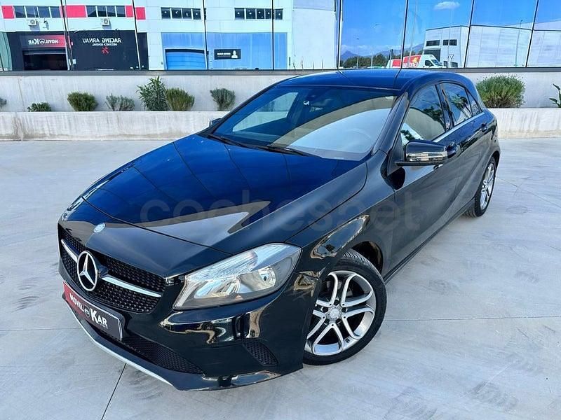 Usado Mercedes A180 122 CV (89 kW) 2017 Negro Berlina