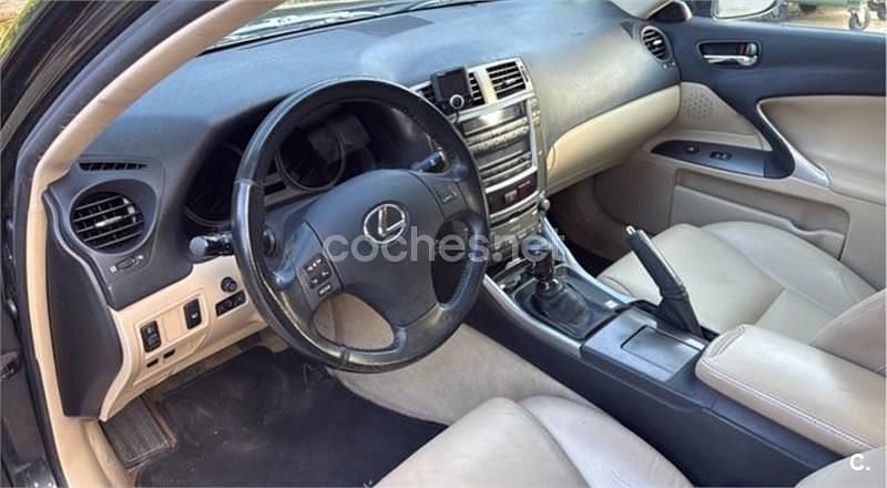 Usado Lexus IS220d Luxury Line 177 CV (130 kW) 2008 Gris / plata Berlina