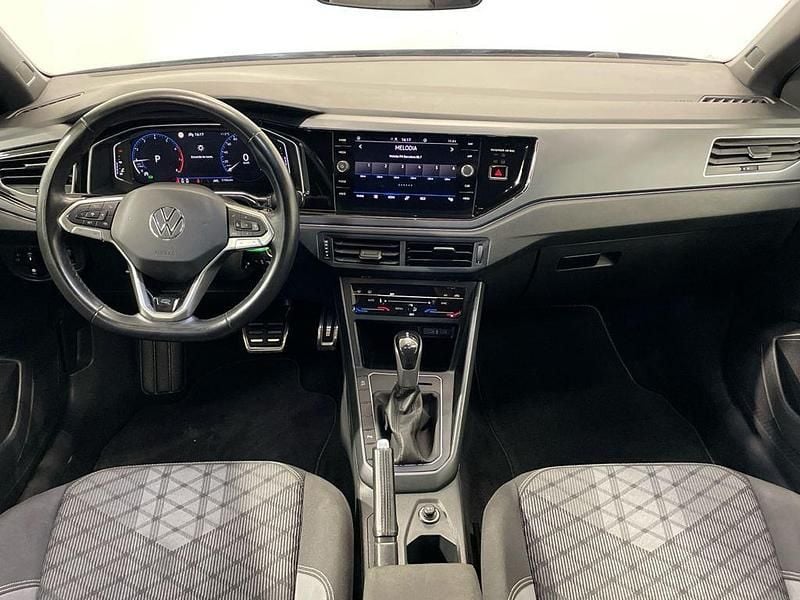 Usado VW Polo R-line 116 CV (85 kW) 2024 Gris Utilitario