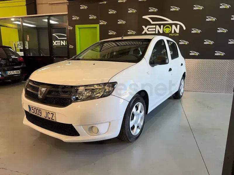 Usado Dacia Sandero Ambiance 75 CV (55 kW) 2015 Blanco Berlina
