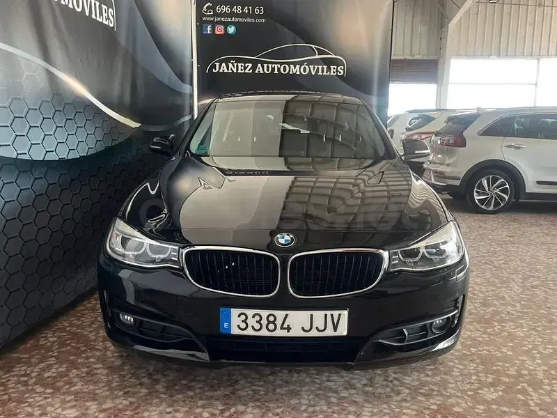 Usado BMW 318 143 CV (105 kW) 2015 Negro Berlina