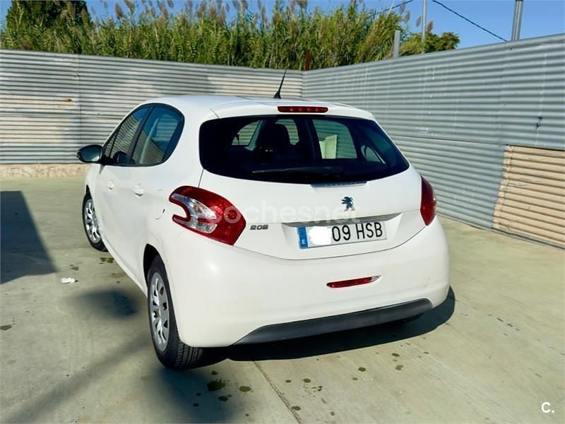Blanco Usado 2013 Peugeot 208 Business-Line Utilitario | 6200 € (Precio justo) - Imagen 1/4