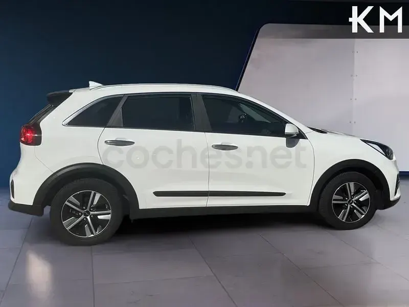 Usado Kia Niro 141 CV (103 kW) 2022 Blanco SUV
