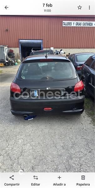 Usado Peugeot 206 90 CV (66 kW) 2002 Negro Berlina