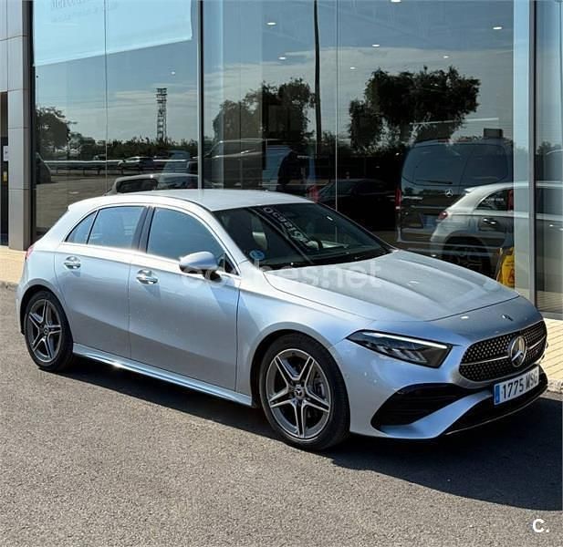 Gris / plata Usado 2024 Mercedes A180 Berlina | 29.700 € (Super precio) - Imagen 1/4