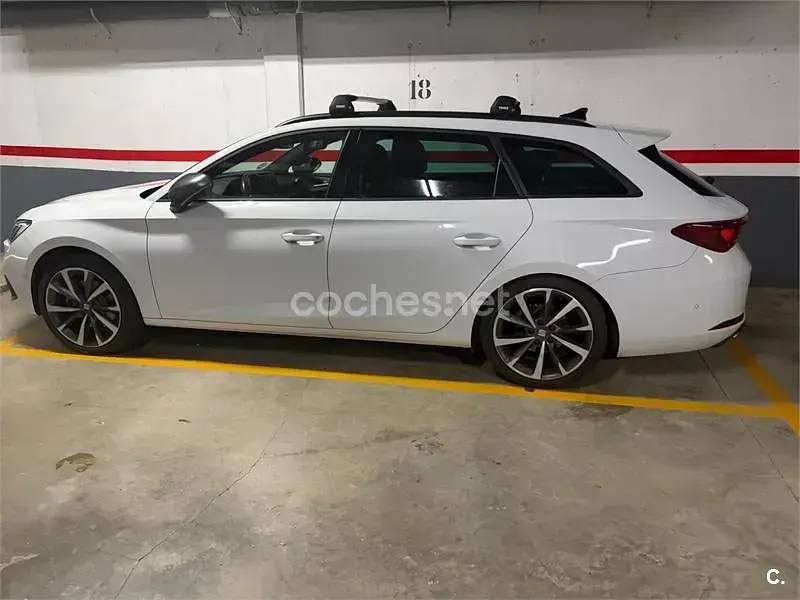 Usado Seat Leon ST FR 130 CV (95 kW) 2021 Blanco Familiar