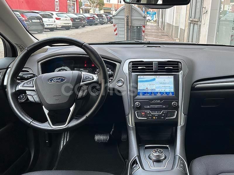 Usado Ford Mondeo Trend 150 CV (110 kW) 2021 Blanco Familiar