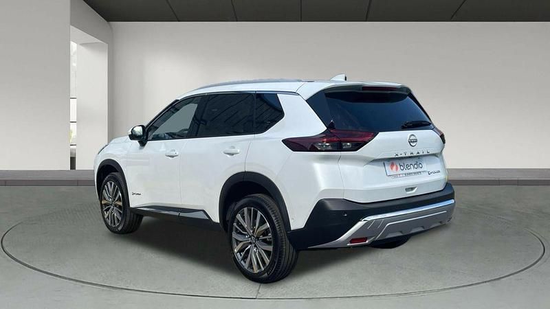 Usado Nissan X-Trail Tekna 204 CV (150 kW) 2025 Kori white metalizado SUV